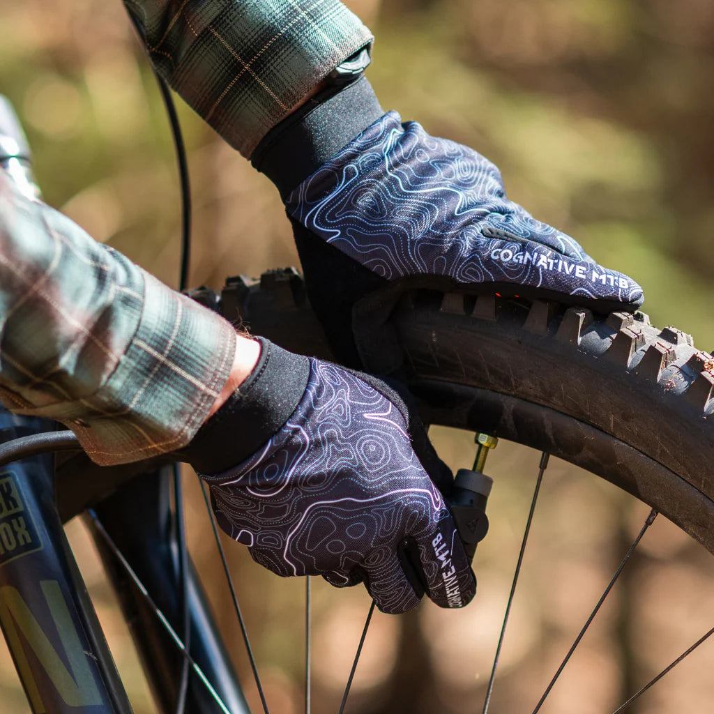 COGNATIVE<br> Thermal Gloves<br>White Topo