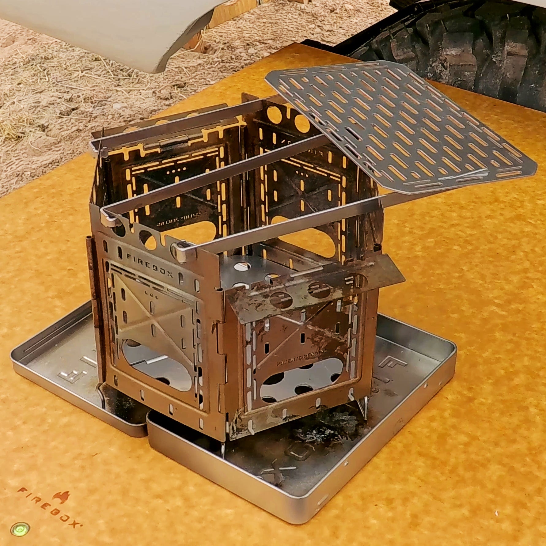 Freestyle<br>HEX-Stove<br>Campfire-Kit,<br>Stailess Steel and Titanium