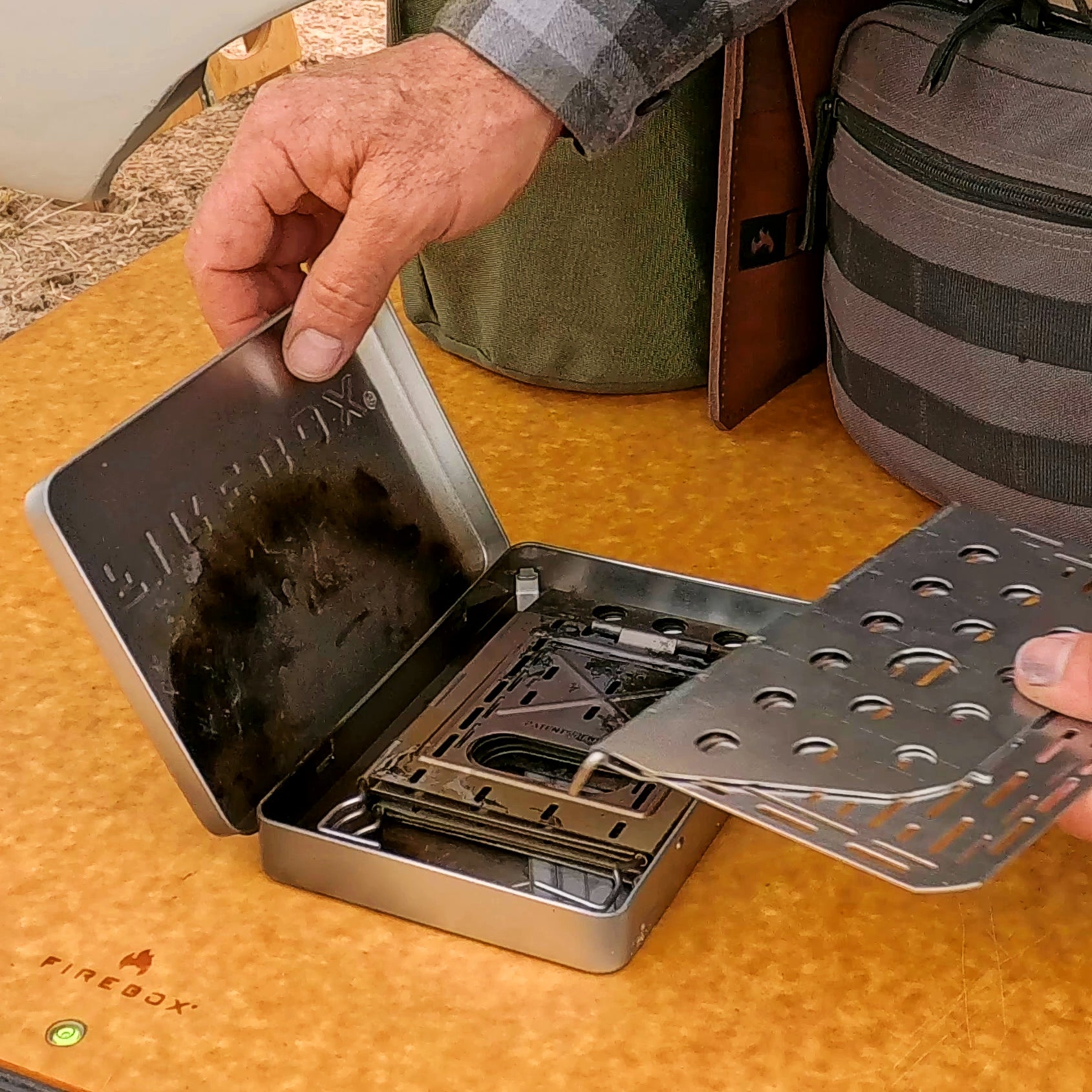 Freestyle<br>HEX-Stove<br>Campfire-Kit,<br>Stailess Steel and Titanium